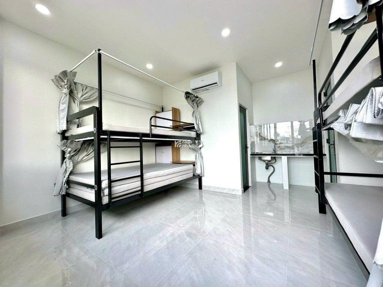 ĐH Văn Lang - Dòng tiền 200tr/tháng - CHDV 7 tầng  Hầm 141m2 (1014)