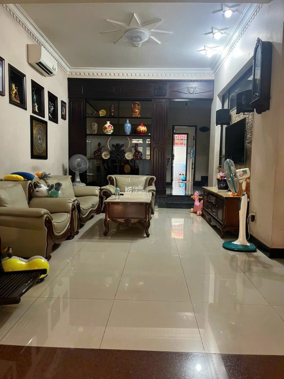Nhà mặt tiền đường lê văn việt diện tích 240m vị trí đẹp kinh doanh tốt