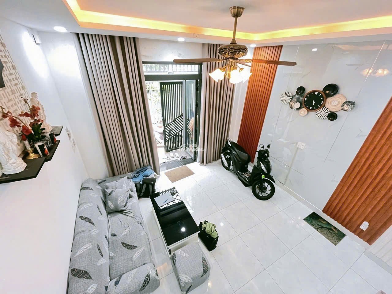 Hẻm 4m Cách Mạng Tháng 8, 45m2, ngang 4.5m, 4 tầng mới tặng nội thất, chỉ 7.4 tỷ