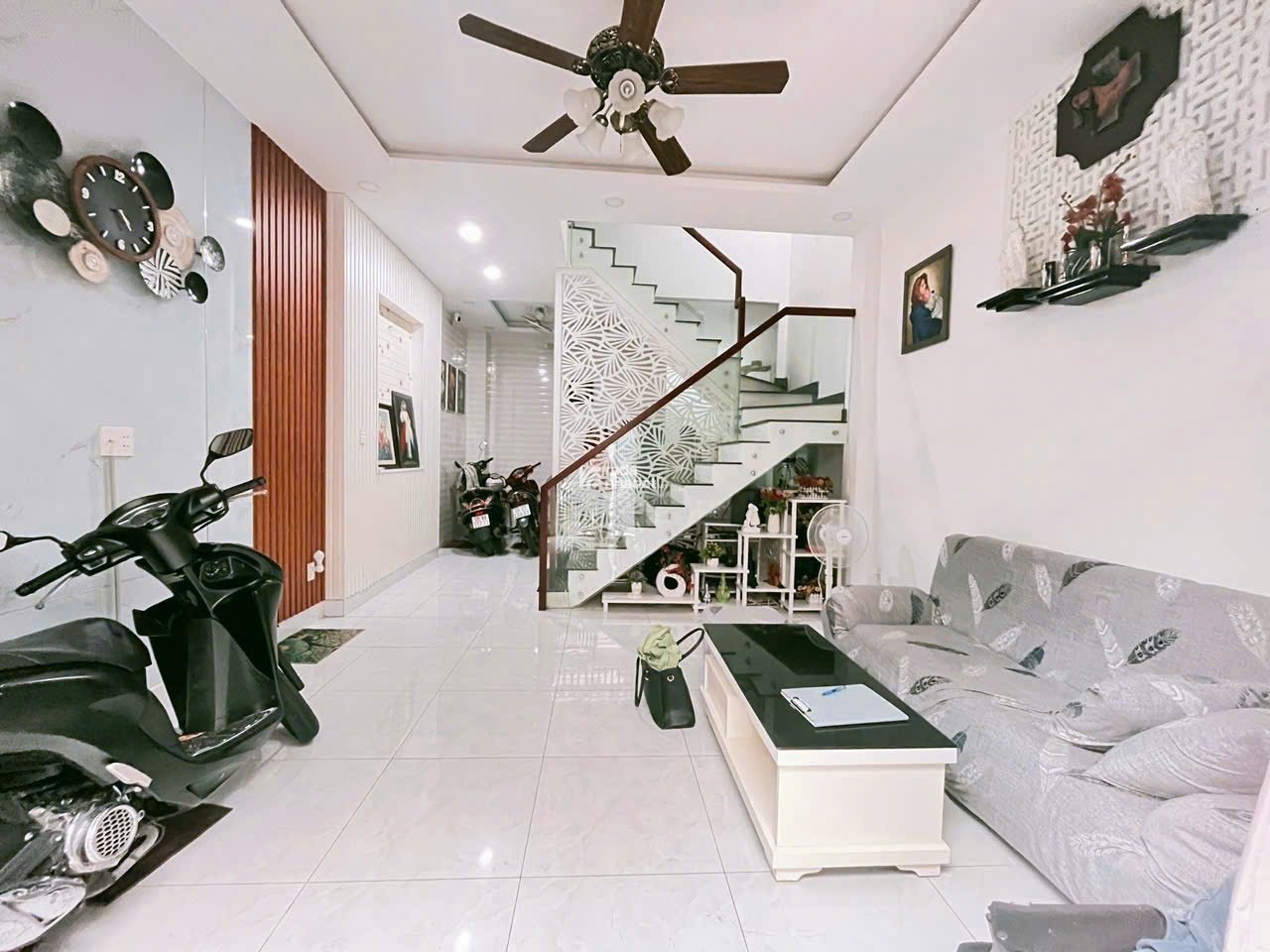 Hẻm 4m Cách Mạng Tháng 8, 45m2, ngang 4.5m, 4 tầng mới tặng nội thất, chỉ 7.4 tỷ