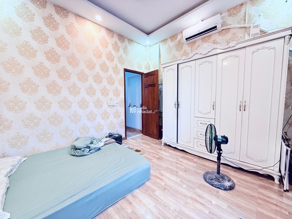 VỊ TRÍ ĐẮC ĐỊA GIÁP TÂN PHÚ - 50M2 - 4 Tầng - 4PN - HẺM XE HƠI  