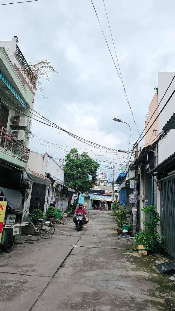 CÁCH MT 2 CĂN - HẺM 8M - NHÀ 4 TẦNG VỊ TRÍ KINH DOANH