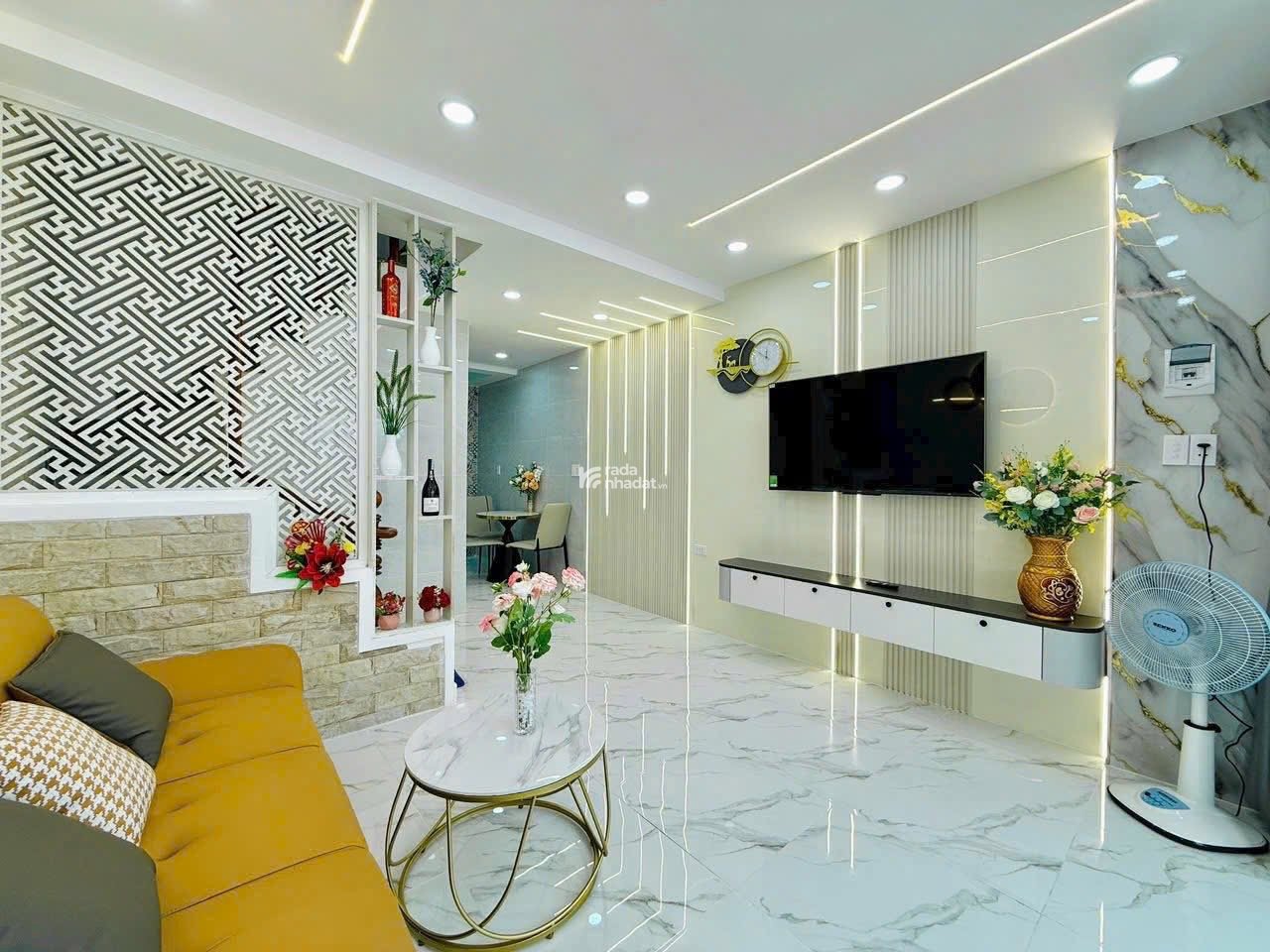 Giảm mạnh 200tr giá chỉ 1,5 tỷ đường Thái Phiên, P8, Quận 11 hẻm xe hơi 5m, DT 33m2, sổ hồng riêng