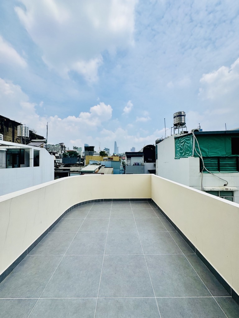 HIẾM - CHỈ 8.XTY CÓ NHÀ 4 TẦNG NGAY PHỐ ĐI BỘ BÙI VIỆN , TRUNG TÂM GIẢI TRÍ SẦM UẤT BẬT NHẤT QUẬN 1