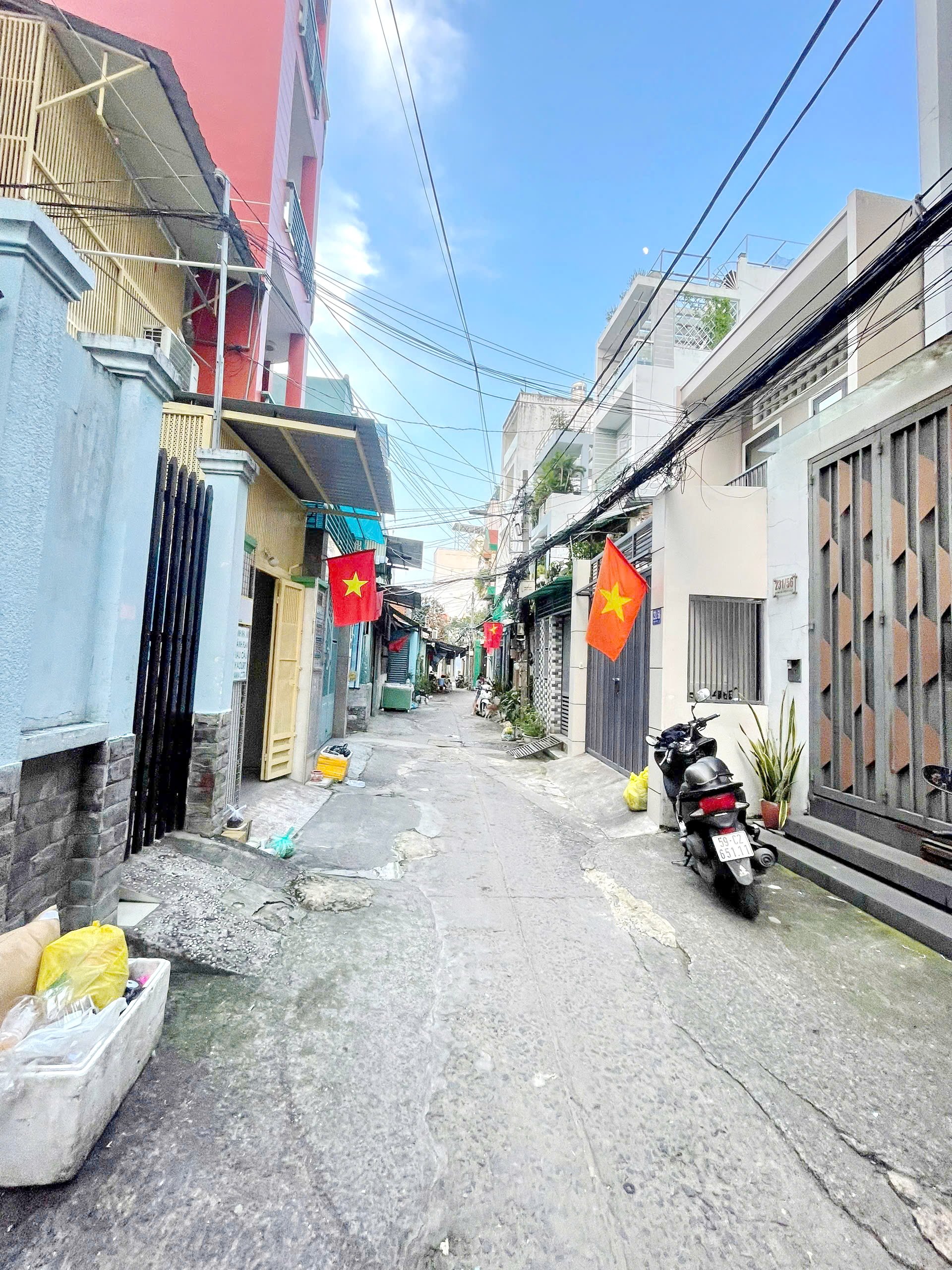 Bán nhà 4 lầu hẻm 4m đường Dương Bá Trạc P.Chánh Hưng Quận 8