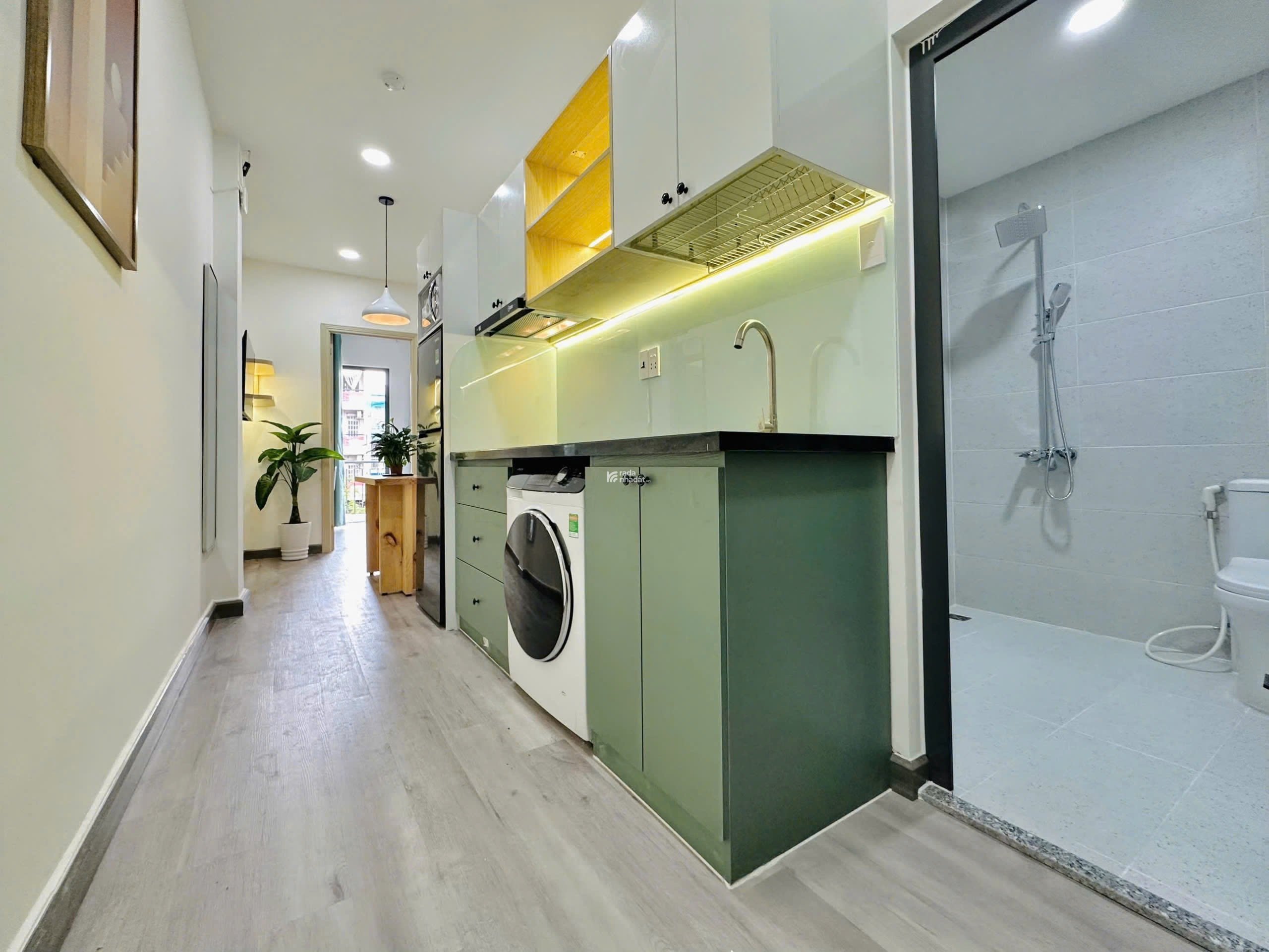 Căn hộ 2 phòng ngủ Ban Công Mặt Tiền Quận 10 Gần Đại học Kinh Tế, HUFLIT, ĐH Bách Khoa