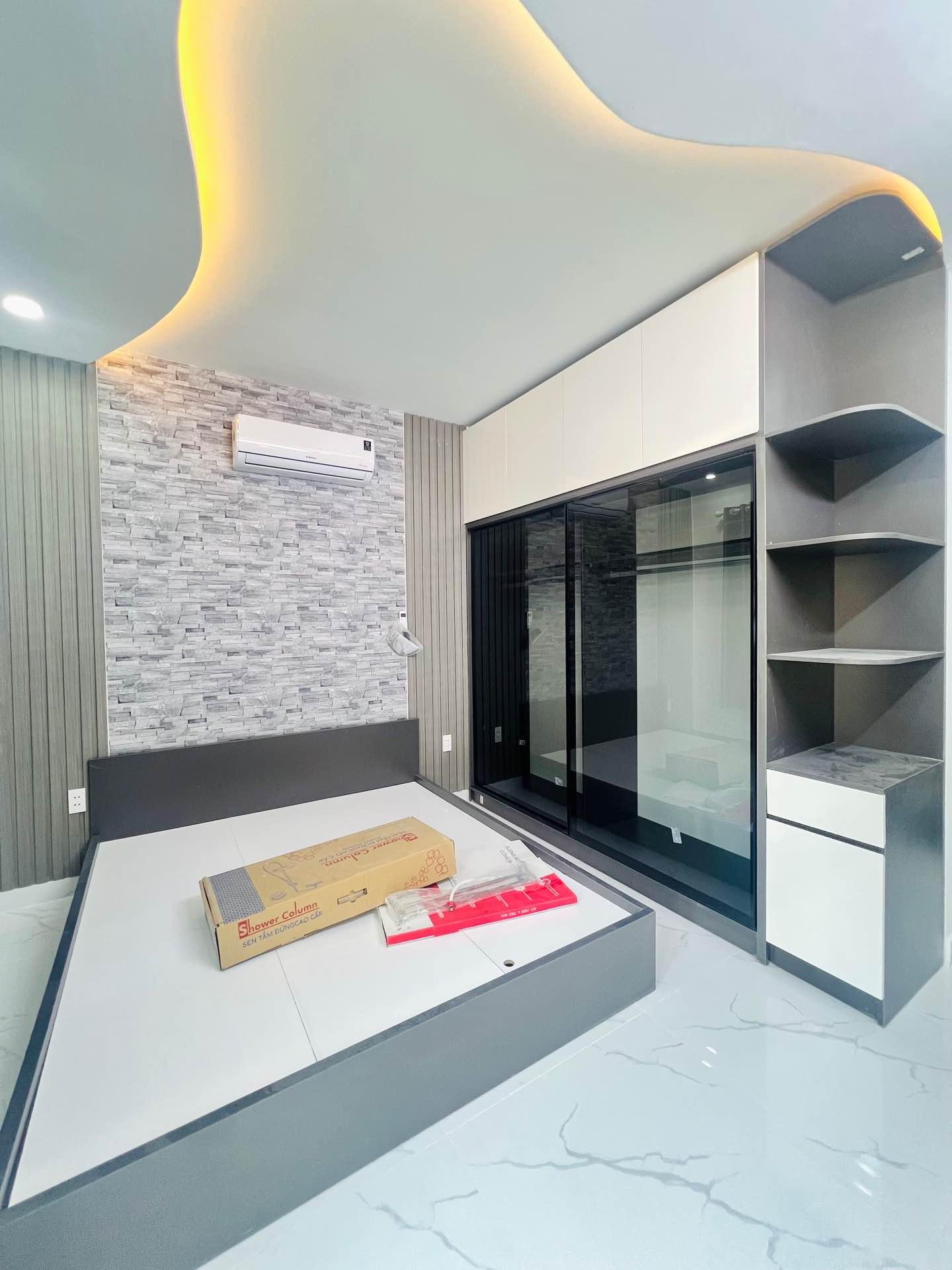 Nhà 5 tầng hẻm 5m Thạch Lam, 56m2, 4x14, full nội thất cao cấp, Chỉ 7.9 tỷ TL