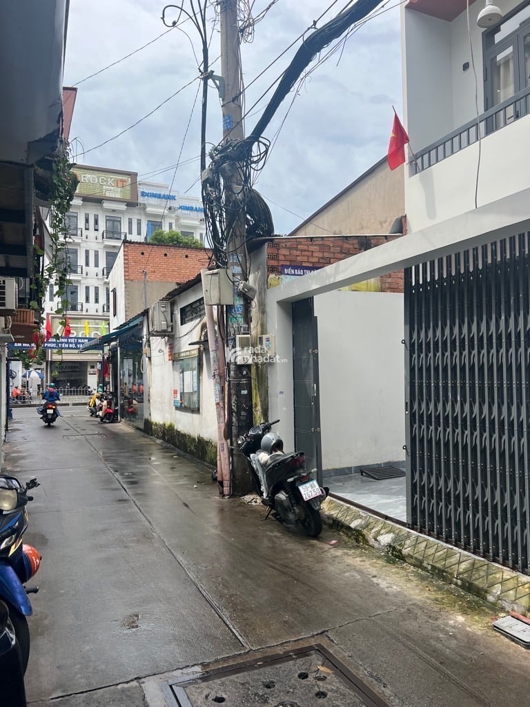 Vị trí: Đường Độc Lập, phường Tân Thành, Quận Tân Phú – khu trung tâm sầm uất, dân trí 