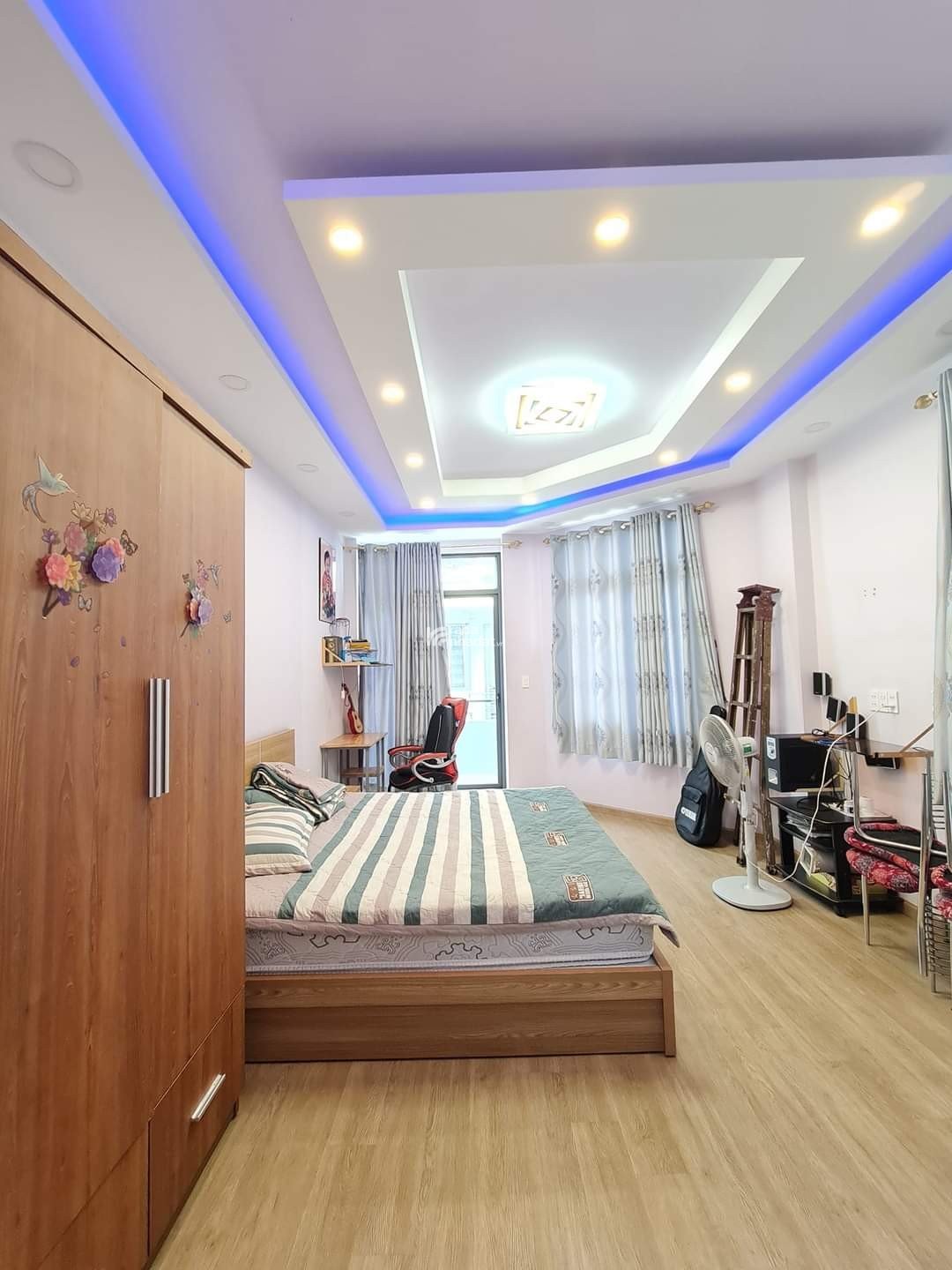 Nhà đẹp bán gấp 5 lầu, hẻm ô tô, đường Nguyễn Hữu Dật, P. Tây Thạnh, Tân Phú, chỉ 9,8 tỷ TL