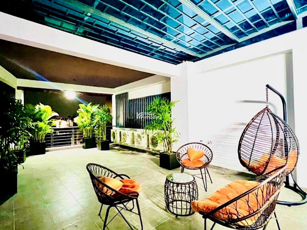 TRUNG TÂM GÒ VẤP - HẺM Ô TÔ QUAY ĐẦU - SÁT MẶT TIỀN QUANG TRUNG - 5 TẦNG THANG MÁY - ĐANG CHO THUÊ 