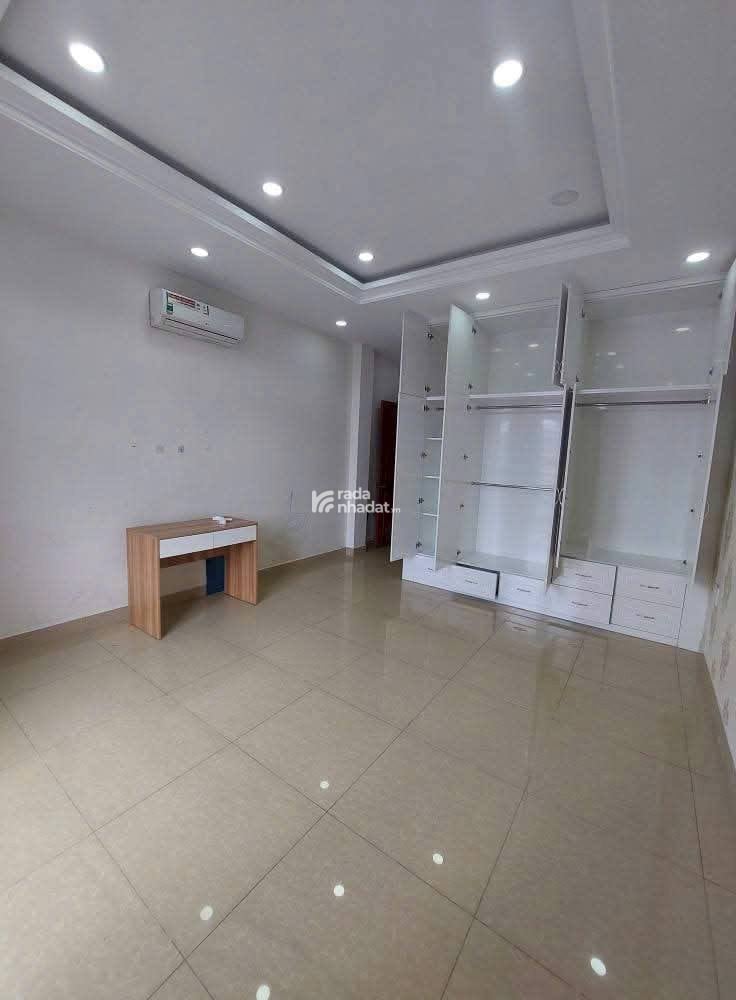 CHO THUÊ NHÀ SÂN ĐẬU XE HƠI NGAY HIỆP BÌNH, GẦN PHẠM VĂN ĐỒNG TTTM GIGAMAIL 