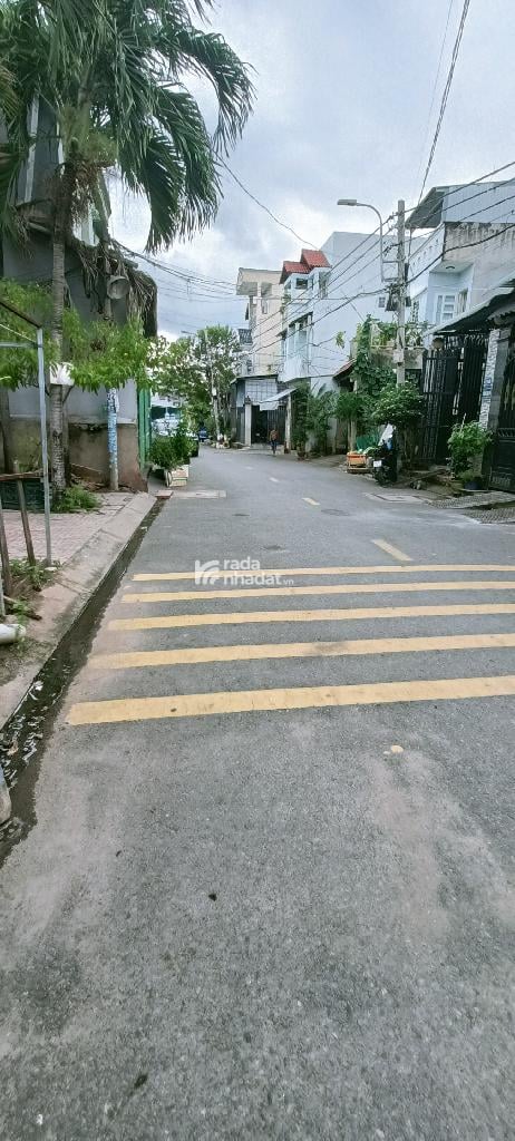 BÁN GẤP NHÀ MT ĐƯỜNG SỐ NGANG 8M DT 240M CHỈ 13 TỶ (TL) CẠNH NGUYỄN DUY TRINH Q9