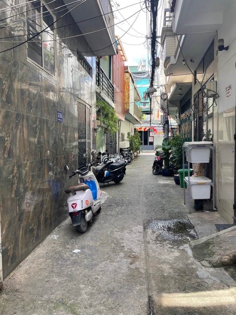 NHÀ 4 TẦNG MUA VÀO Ở NGAY, GIÁ TRỊ CHO THUÊ CAO. 