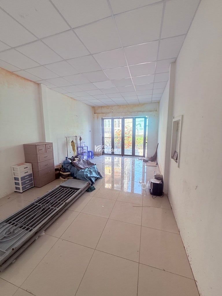 BÁN NHÀ HXH CHIẾN LƯỢC 84M2 6.7 TỶ BTCT 3 TẦNG 6 PHÒNG NGỦ BÌNH TÂN 
