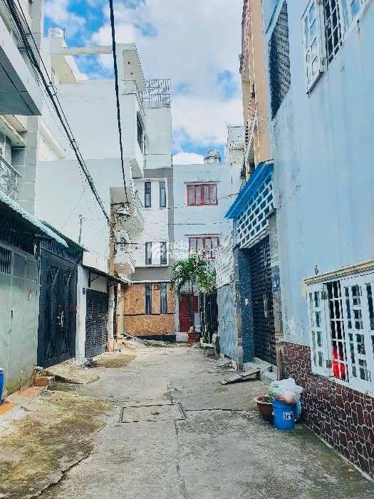DÃY TRỌ NGAY HUỲNH VĂN NGHỆ,P15,TÂN BÌNH. HẺM 6M THÔNG,NGANG LỚN 5M X 19.5M,2 TẦNG,SÁT MT ĐƯỜNG