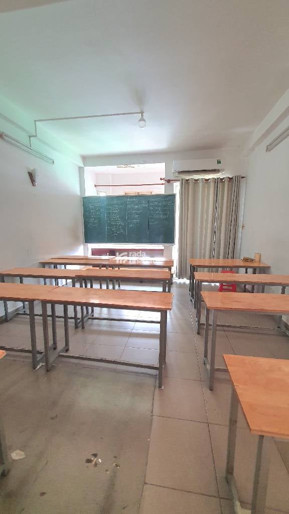 SIÊU PHẨM 5 TẦNG 2 HẺM XE HƠI TRƯỚC SAU. CÓ GARA OTO.  CÓ CHỖ GẮN THANG MÁY. 