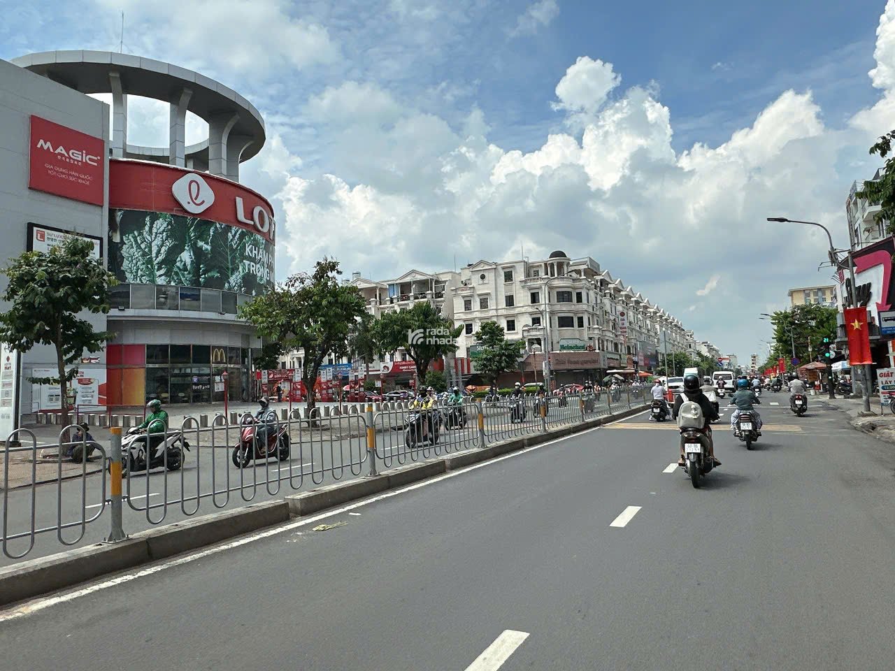 Nhỉnh 10 tỷ sở hữu nhà 3 lầu hẻm 279 Nguyễn Văn Lượng 61.5m2 đi bộ mua sắm ở Lotte. 
