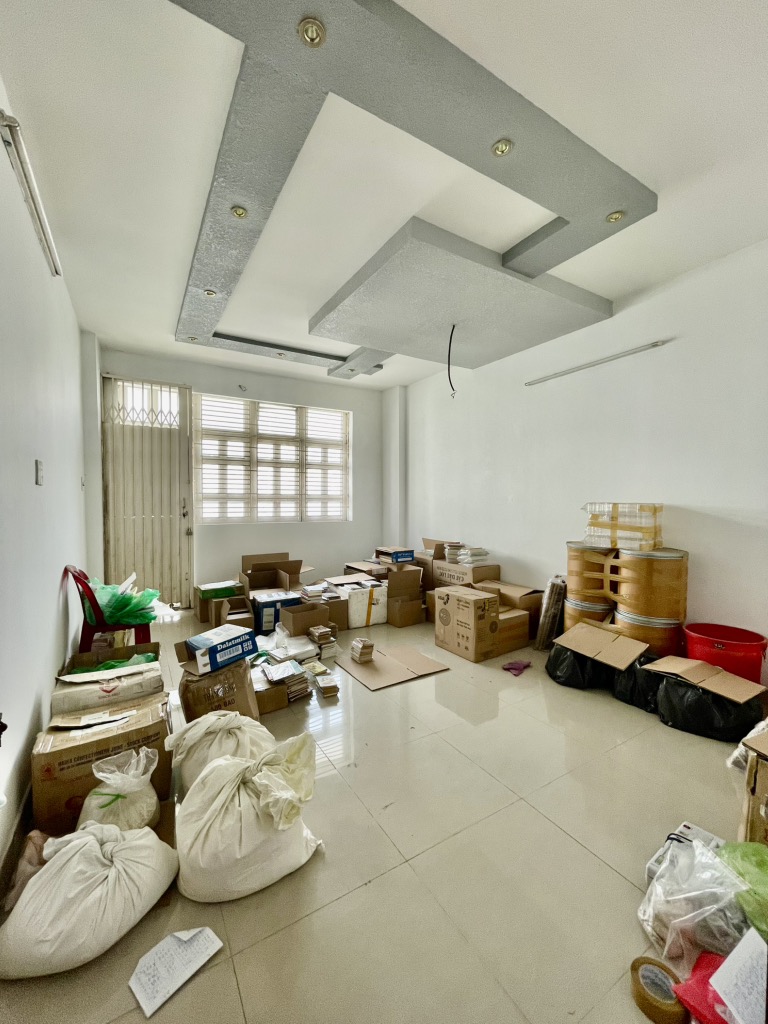 TRUNG TÂM QUẬN 10 - GẦN HẼM XE HƠI - NHÀ 5 TẦNG BTCT ĐẸP, HIỆN ĐẠI - CHO THUÊ CĂN HỘ DỊCH VỤ 