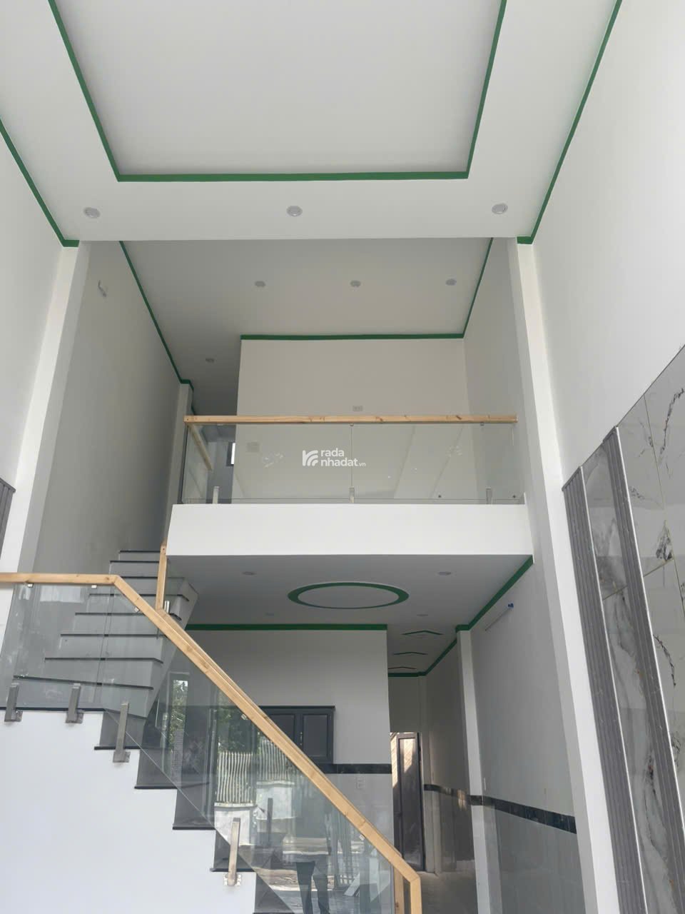 CẦN BÁN NHÀ GÁC LỬNG SỔ HỒNG, SÂN ĐẤT ĐẸP, VỊ TRÍ ĐÔNG DÂN CƯ GẦN CẦU BẠCH ĐẰNG