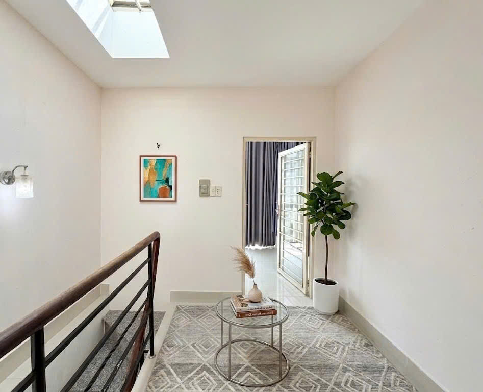 Bán nhà Huỳnh Văn Bánh , QUẬN PHÚ NHUẬN, 3.1 x 6.5m , 4 Tầng , 4.95 tỷ