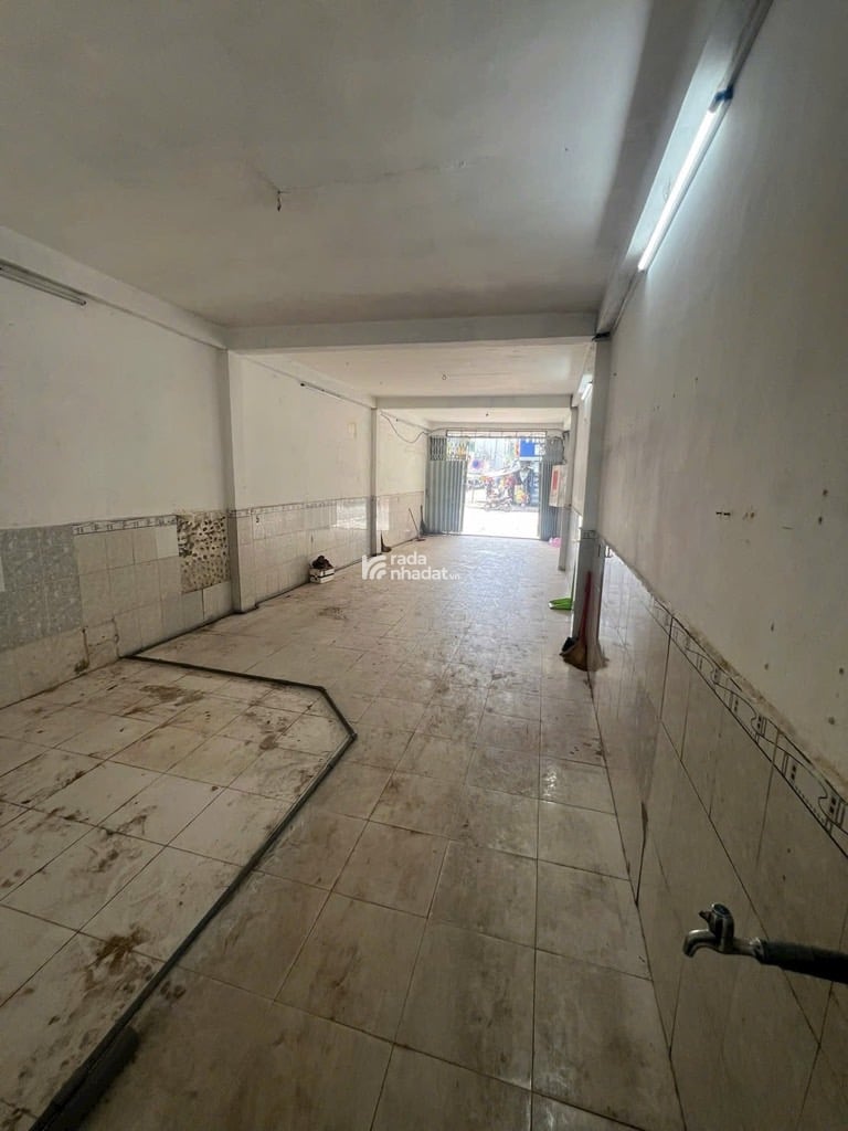 Bán nhà mặt tiền Nguyễn Biểu 4 x 19 4 tầng Hoàn Công đầy đủ