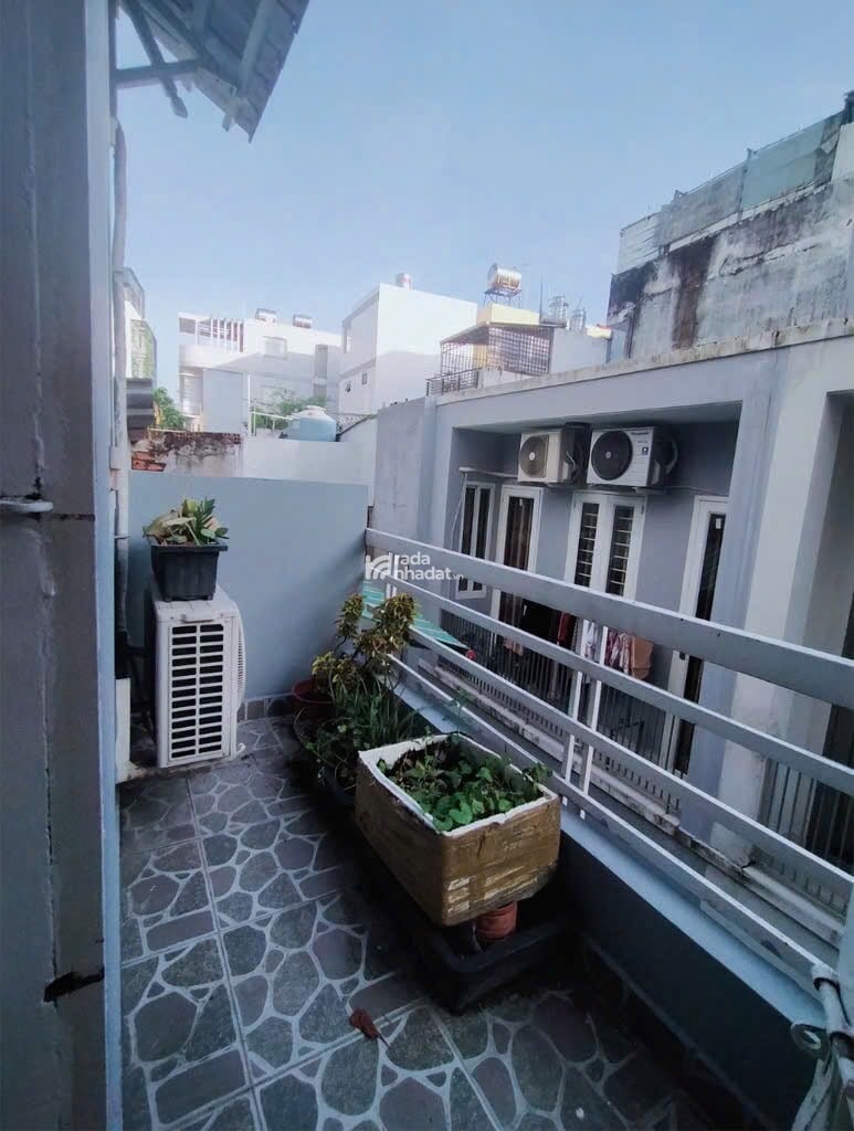 HẺM XE HƠI NHIÊU TỨ, PHÚ NHUẬN, 26M2 MỚI CÓ KC Ở NGAY. GIẢM 350TR CHỈ CÒN 4T TL 