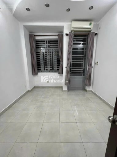 Bán nhà đường Lê Thị Hồng Quận GV, mặt tiền chợ, đường 6m có lề, 65m2 nhà vuông vức, giá 2t75 TL