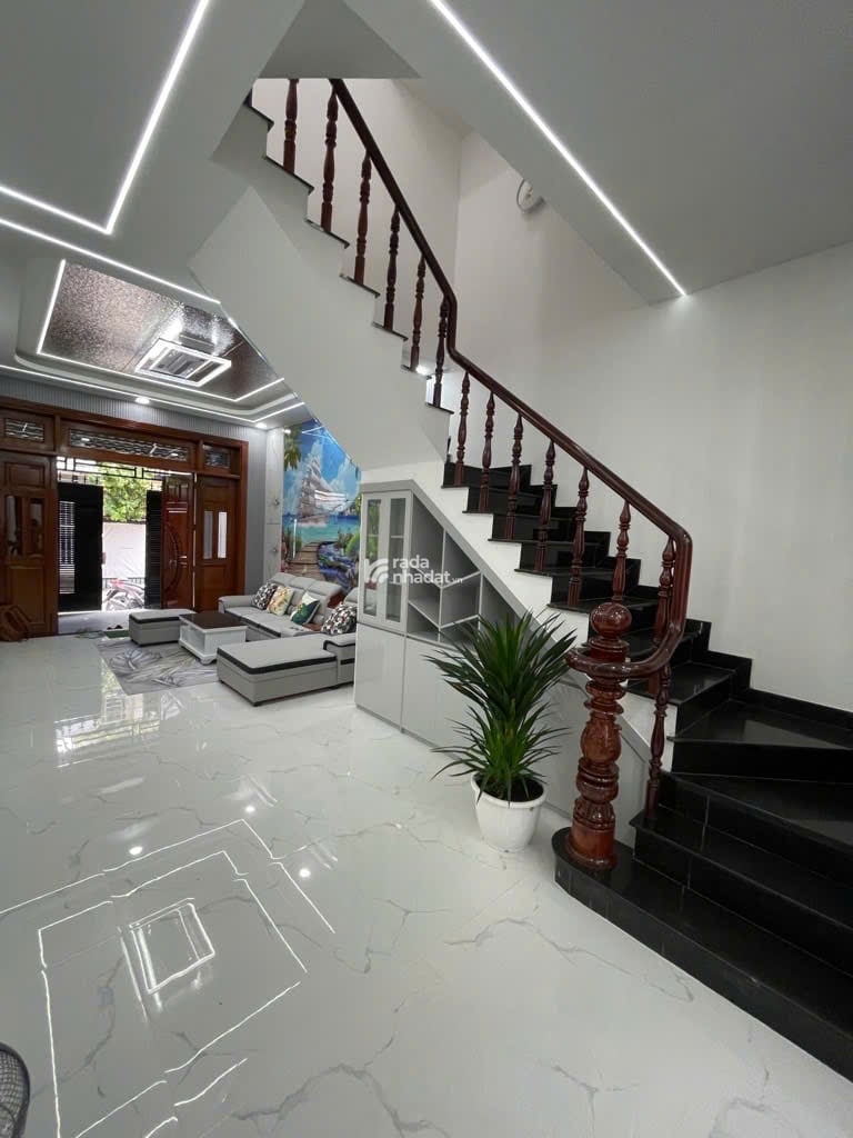 CẦN BÁN GẤP NHÀ ĐẸP MỚI XÂY THIẾT KẾ PHONG CÁCH HIỆN ĐẠI