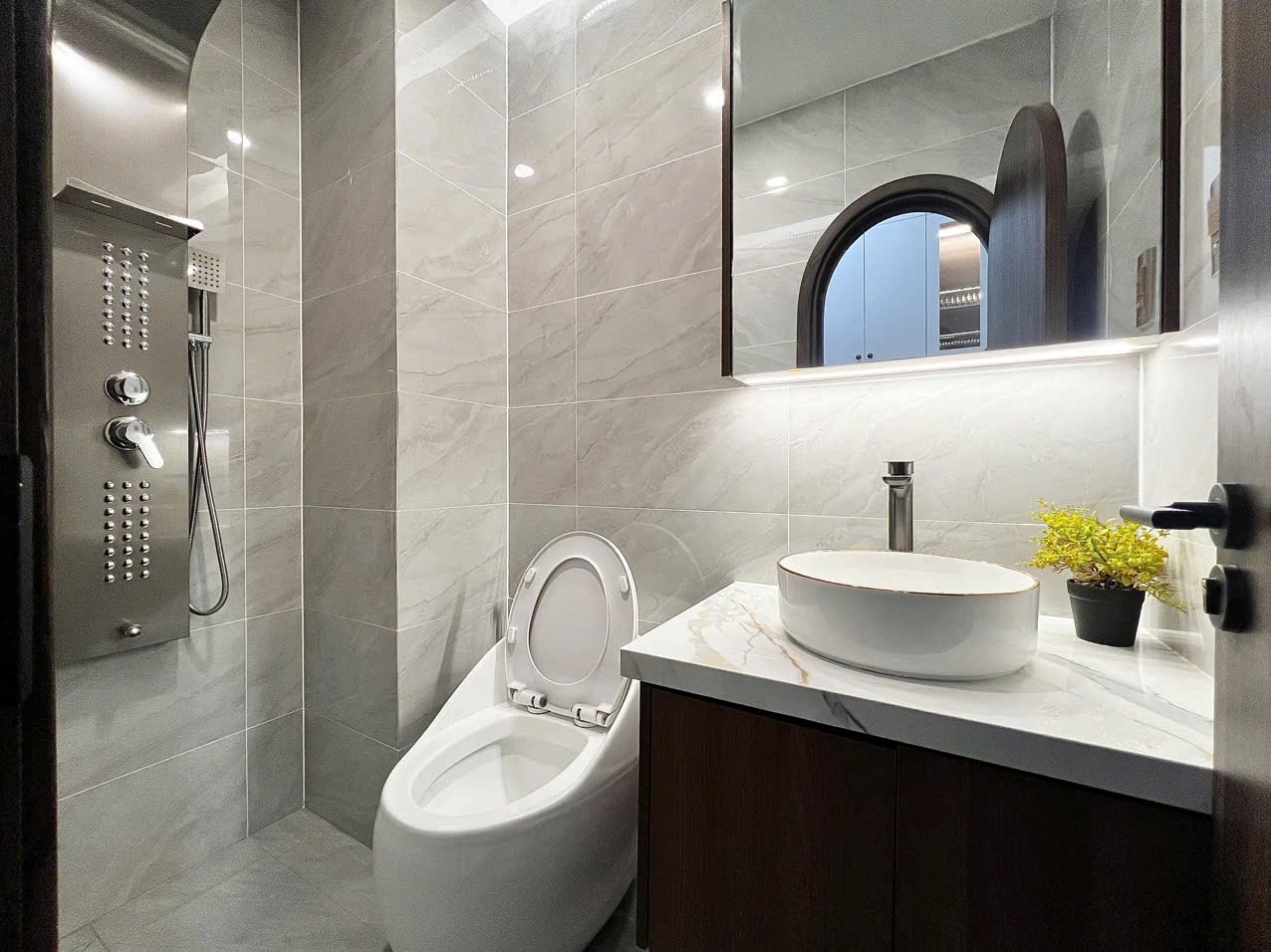 1 căn siêu phẩm trung tâm Phú Nhuận đường Huỳnh Văn Bánh 60m2, SHR giá chỉ 4 tỷ 350 TL