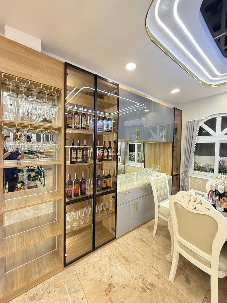 SIÊU PHẨM BIỆT THỰ TÂN BÌNH GIÁP QUẬN 10 - 74M2 NỞ HẬU - Ô TÔ ĐỖ CỬA - FULL NỘI THẤT XỊN - MUA ĐÓN 