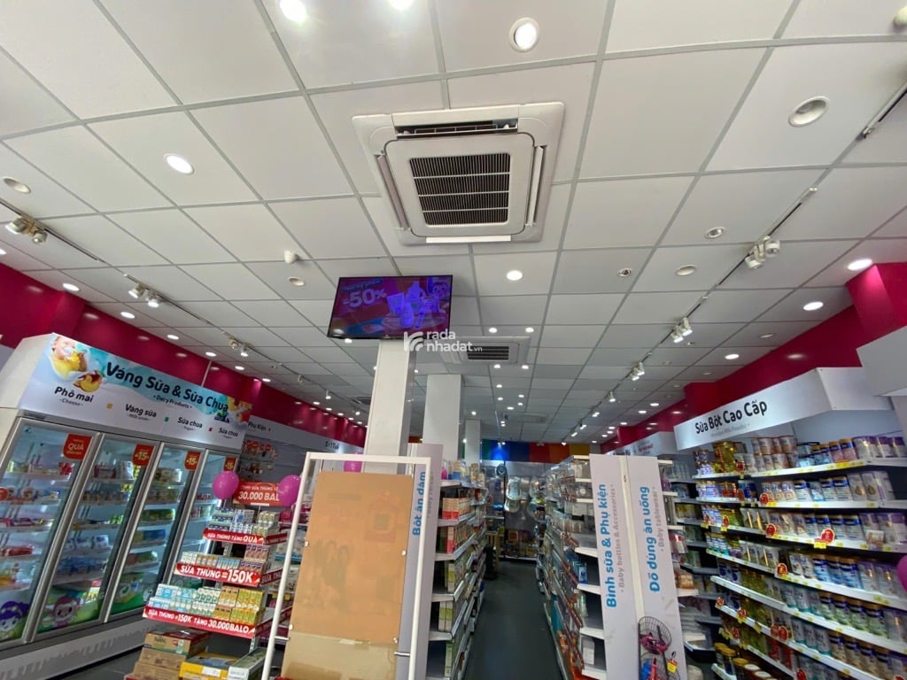 MẶT TIỀN CỘNG HOÀ- TIỆN XÂY CAO ỐC- P.13 -Q. TÂN BÌNH-DT: 7.3*23.3M- 45 TỶ