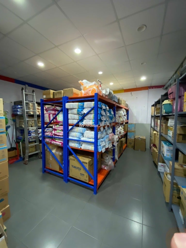 MẶT TIỀN CỘNG HOÀ- TIỆN XÂY CAO ỐC- P.13 -Q. TÂN BÌNH-DT: 7.3*23.3M- 45 TỶ