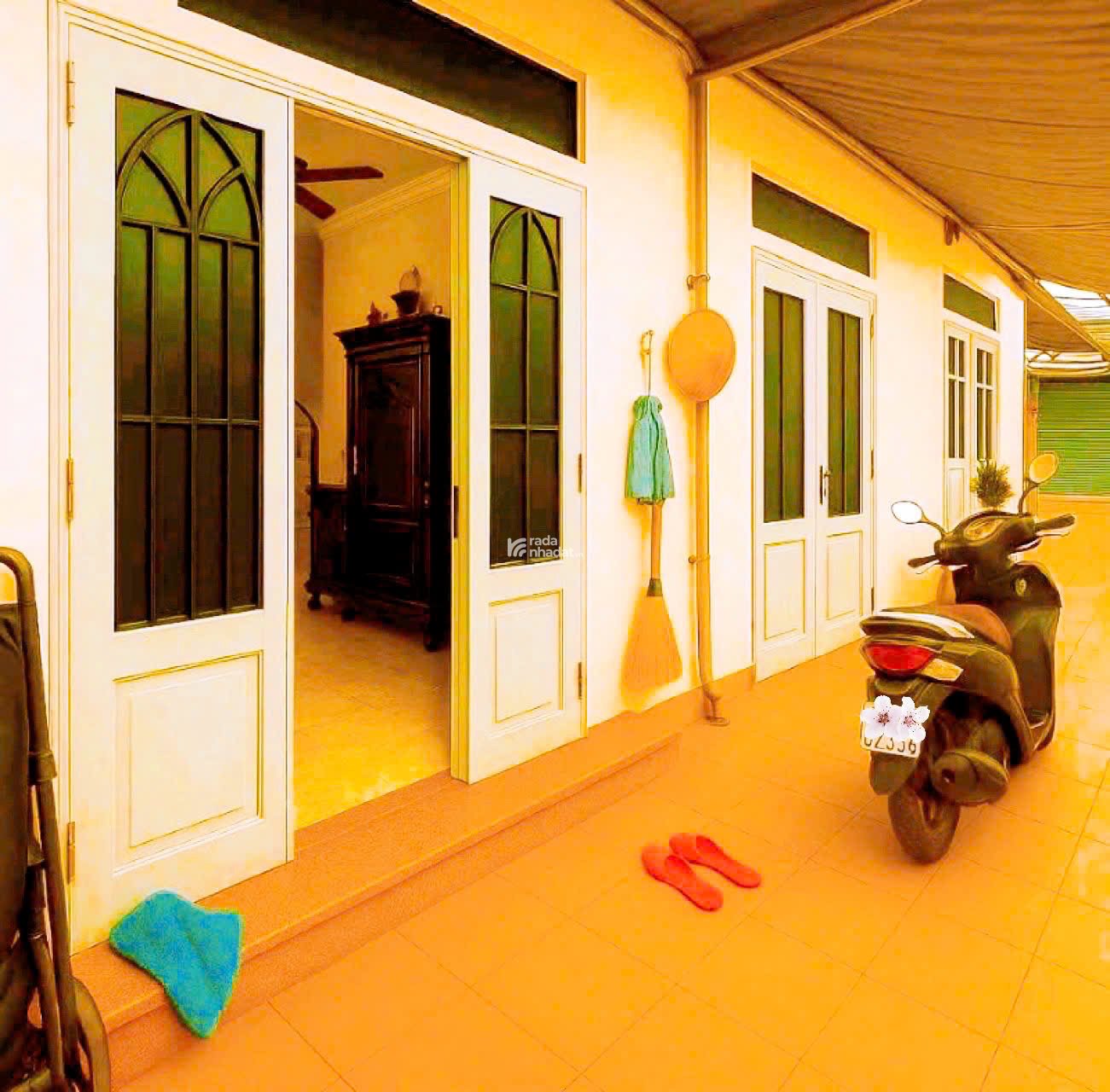 Bán nhà hẻm Cách Mạng Tháng Tám, QUẬN 3, DT 7.5 x 11 m, Giá 11 tỷ