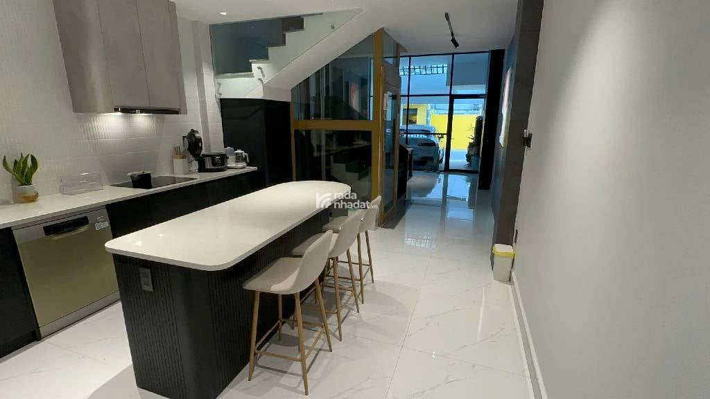 SÁT SÂN BAY, HẺM XE HƠI HOÀNG VĂN THỤ, PHÚ NHUẬN, 72M2 CÓ KC Ở NGAY. GIẢM 350TR CHỈ 21.5T TL 