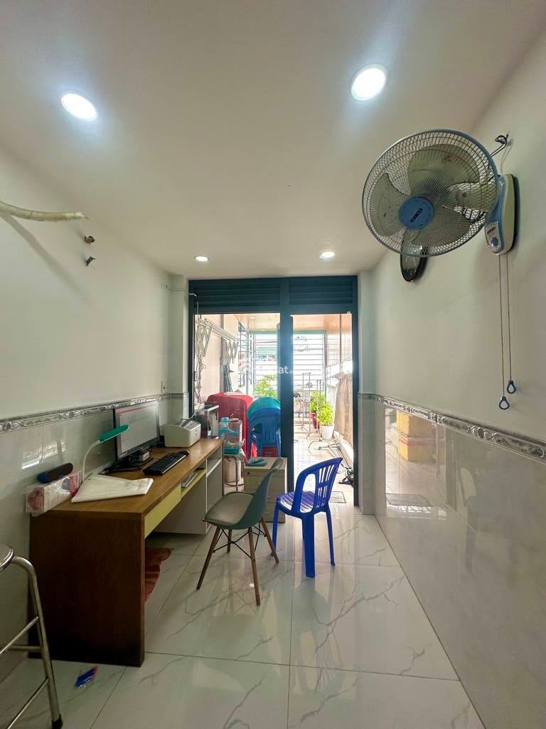 Bán nhà Cách Mạng Tháng 8, Quận 10, Giá 3 tỷ 450, Diện tích 45m2, Sổ hồng riêng