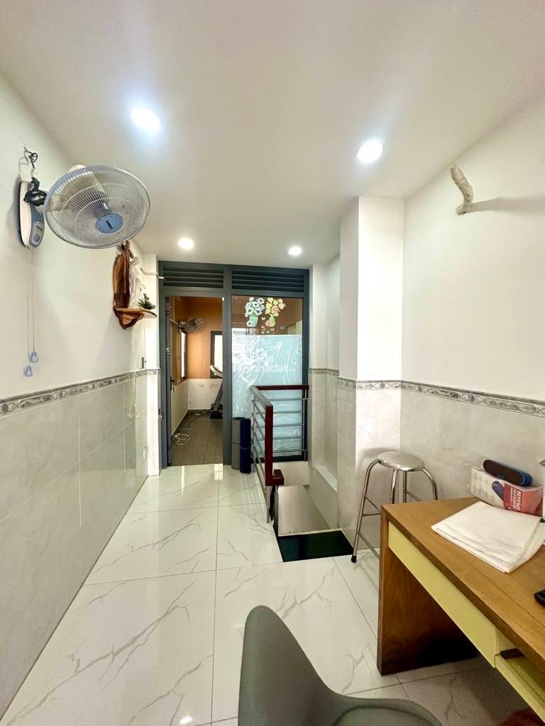 Bán nhà Cách Mạng Tháng 8, Quận 10, Giá 3 tỷ 450, Diện tích 45m2, Sổ hồng riêng