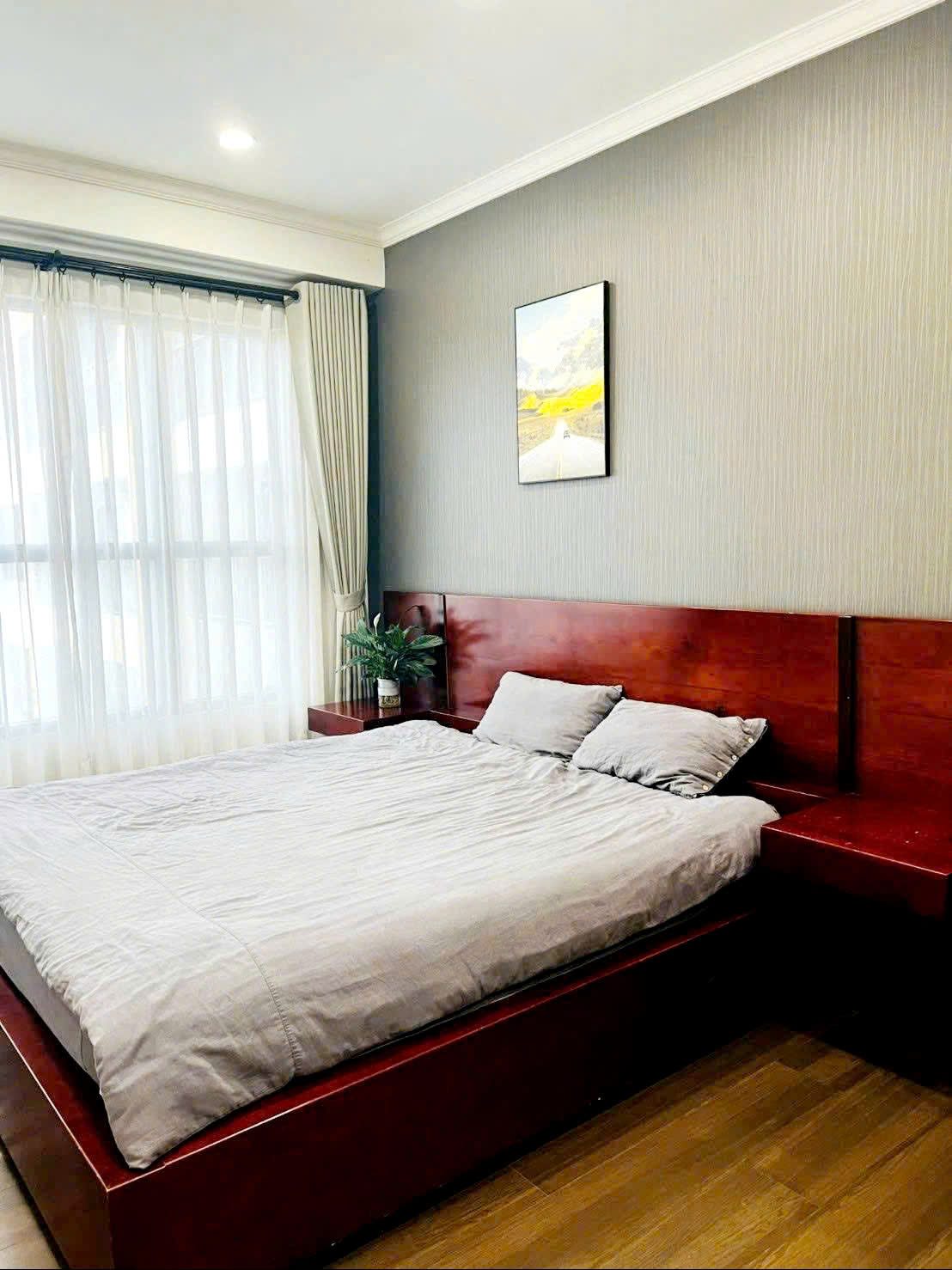Bán căn 2PN 7,2 tỷ tại The Sun Avenue, 73m2, full nội thất, đã có sổ hồng, vào ở ngay