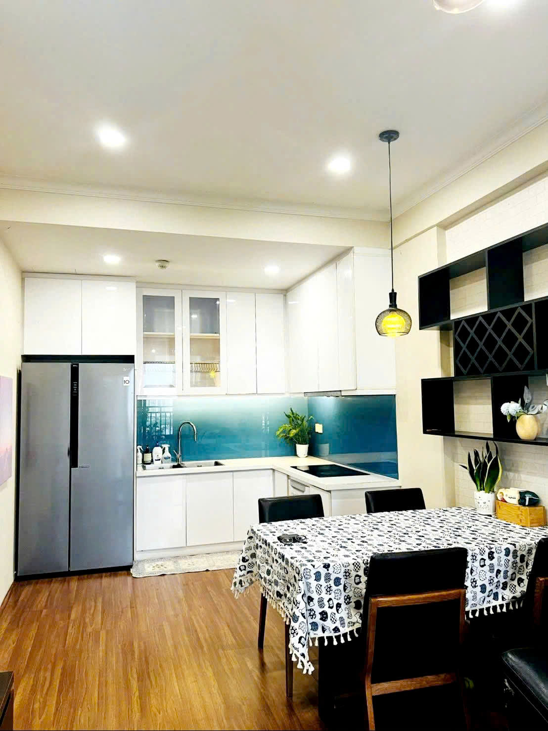 Bán căn 2PN 7,2 tỷ tại The Sun Avenue, 73m2, full nội thất, đã có sổ hồng, vào ở ngay