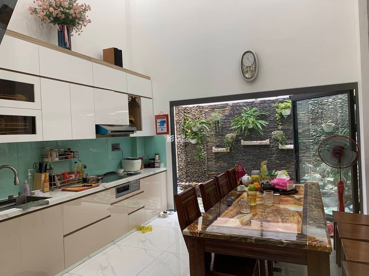 Nhà 6 Tầng Nguyễn Sỹ Sách - HXH-Nội Thất Cao Cấp - Thang Máy Trong Nhà - Nhỉnh 12 Tỷ