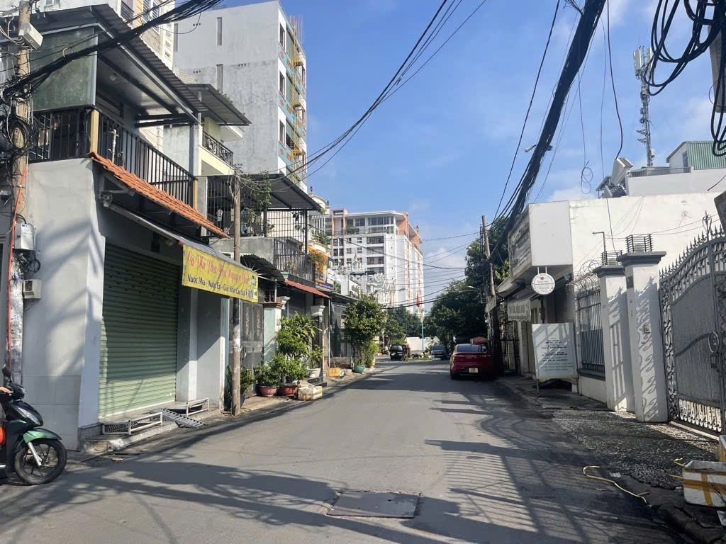 Nhà  C4 Phạm Văn Bạch  P15  Tân Bình Hẻm xe hơi  5.8x20m  Giá 10.8 Tỷ còn thương lượng