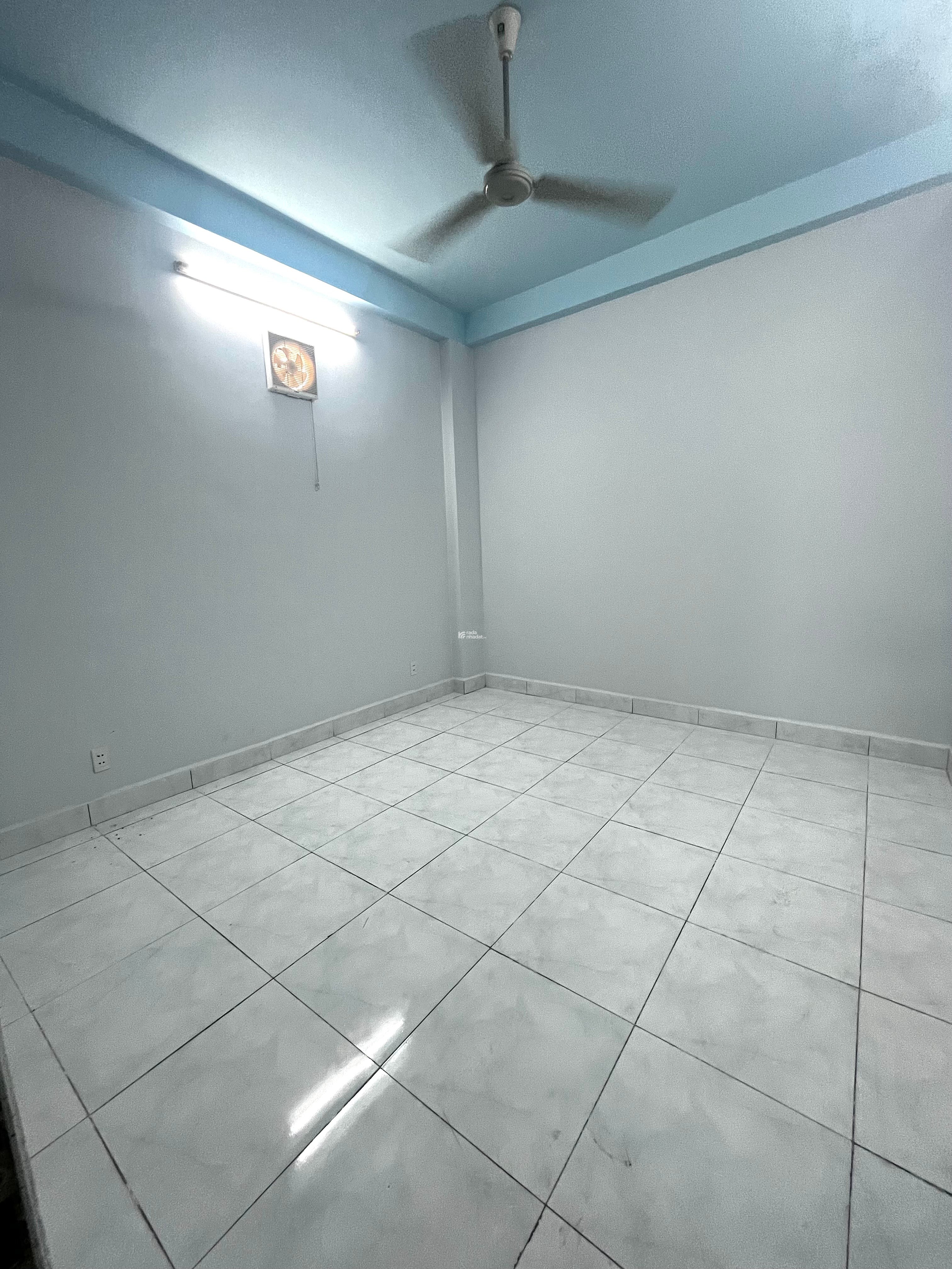 Bán gấp mặt tiền đường số 4 (Có View hồ), diện tích 4mx16m, 2 lầu, giá 8.9 tỷ (thương lượng)