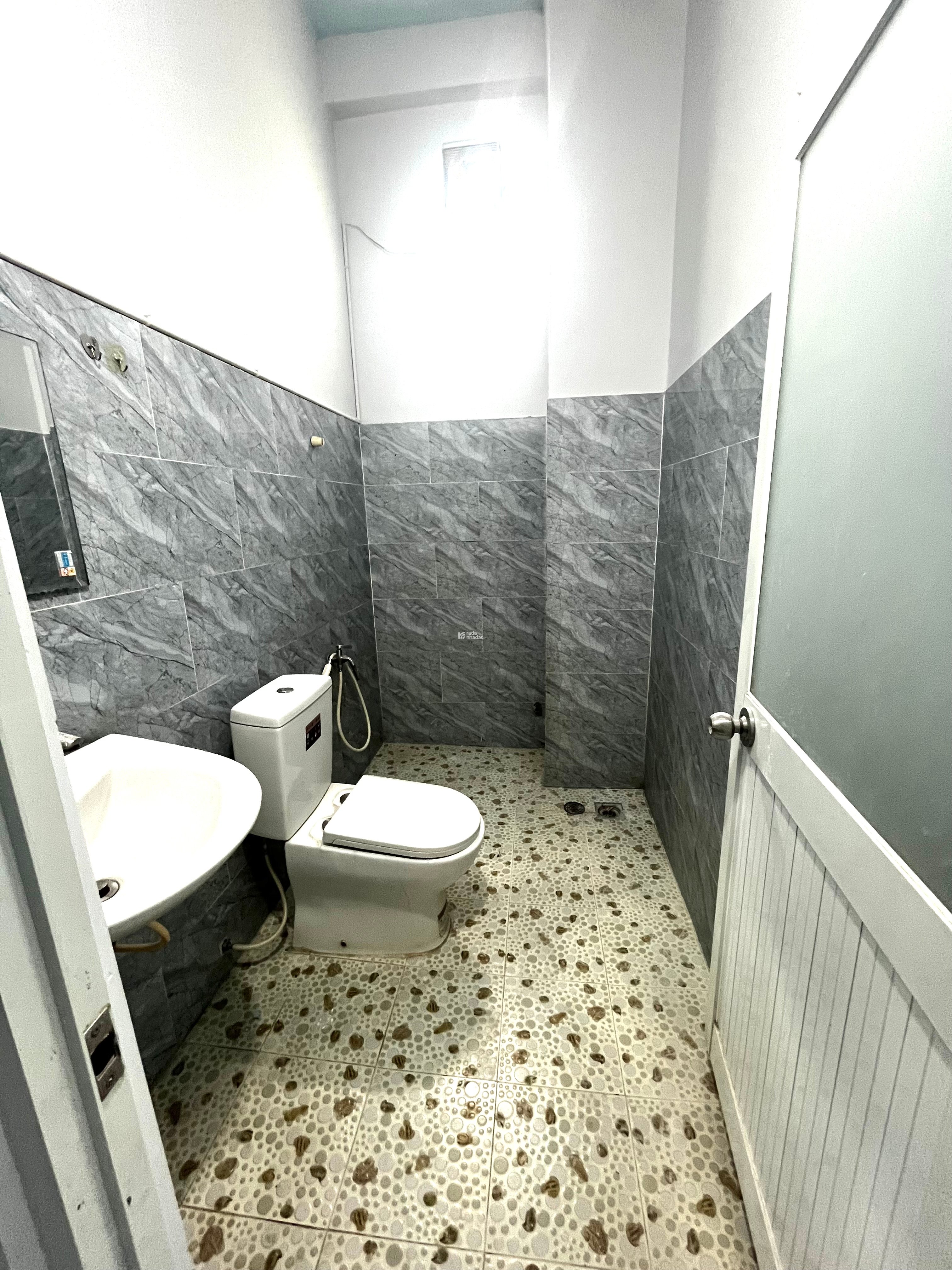 Bán gấp mặt tiền đường số 4 (Có View hồ), diện tích 4mx16m, 2 lầu, giá 8.9 tỷ (thương lượng)
