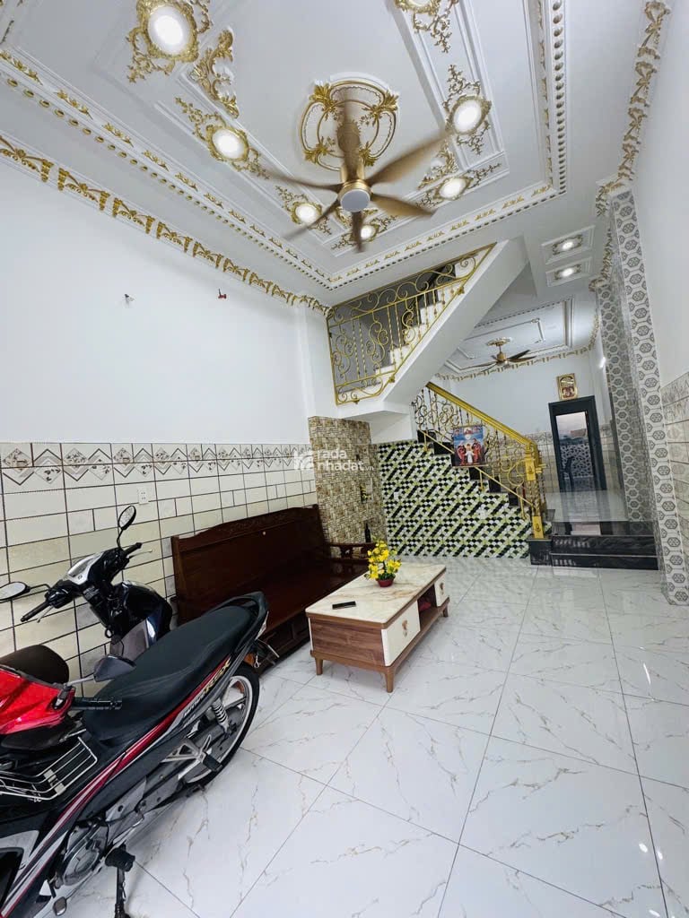 HẺM XE HƠI,1 SẸC ,MÃ LÒ,GIÁP KHU TÊN LỬA (4m x 20m x 4 TẦNG) 7,2 TỶ TL