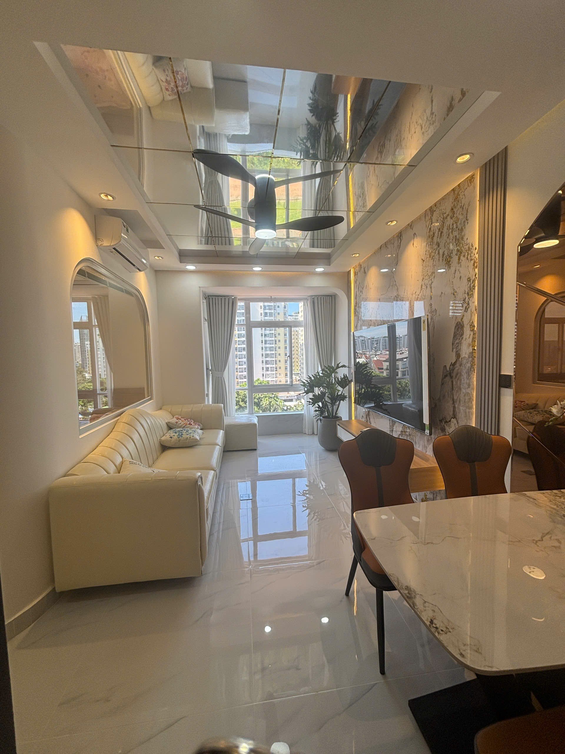 Bán nhanh căn hộ Sky garden 3, PMH, Q7, TK 3PN nhà mới đẹp, view hồ bơi giá chỉ 5,7 tỷ 