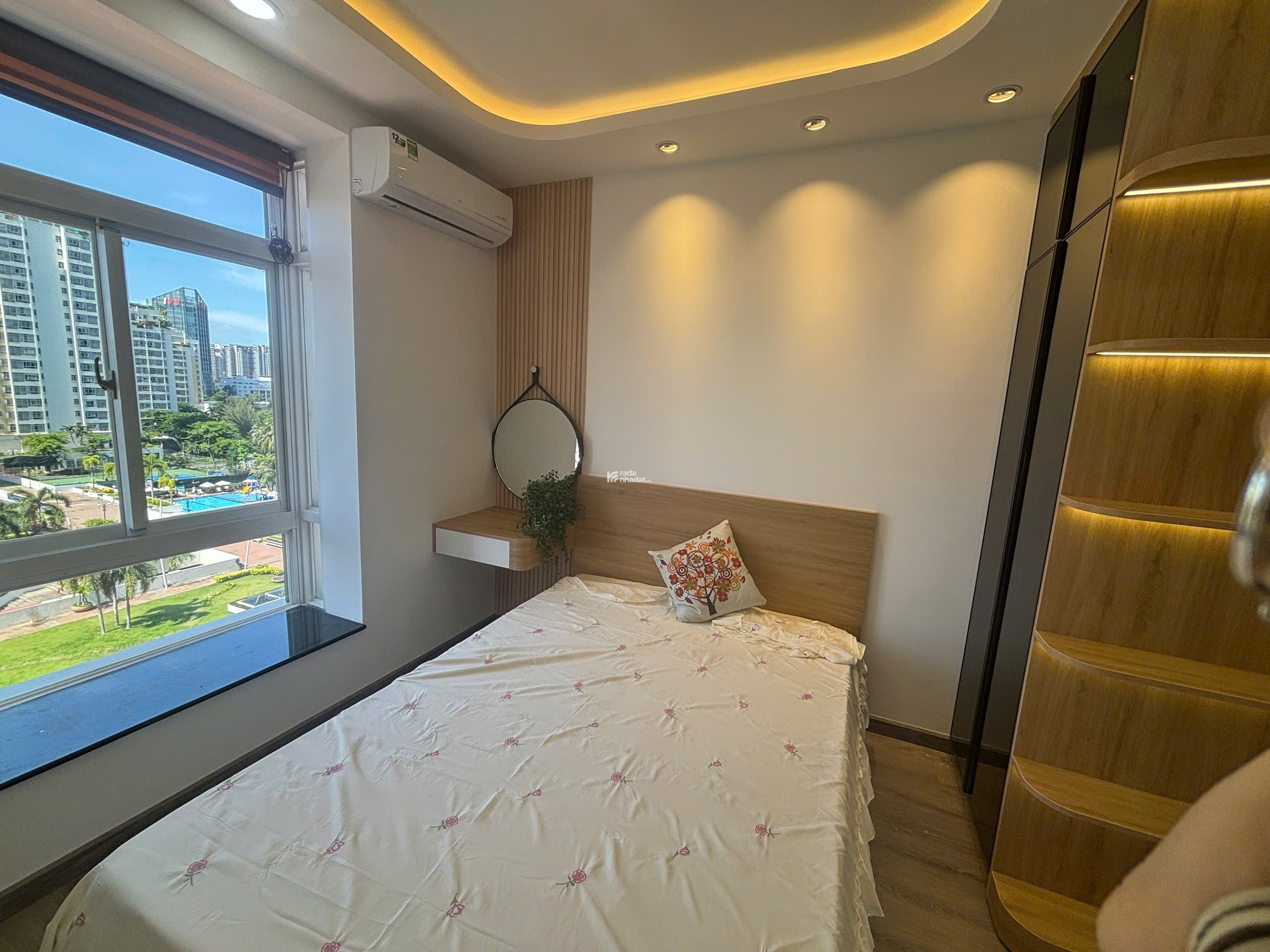 Bán nhanh căn hộ Sky garden 3, PMH, Q7, TK 3PN nhà mới đẹp, view hồ bơi giá chỉ 5,7 tỷ 