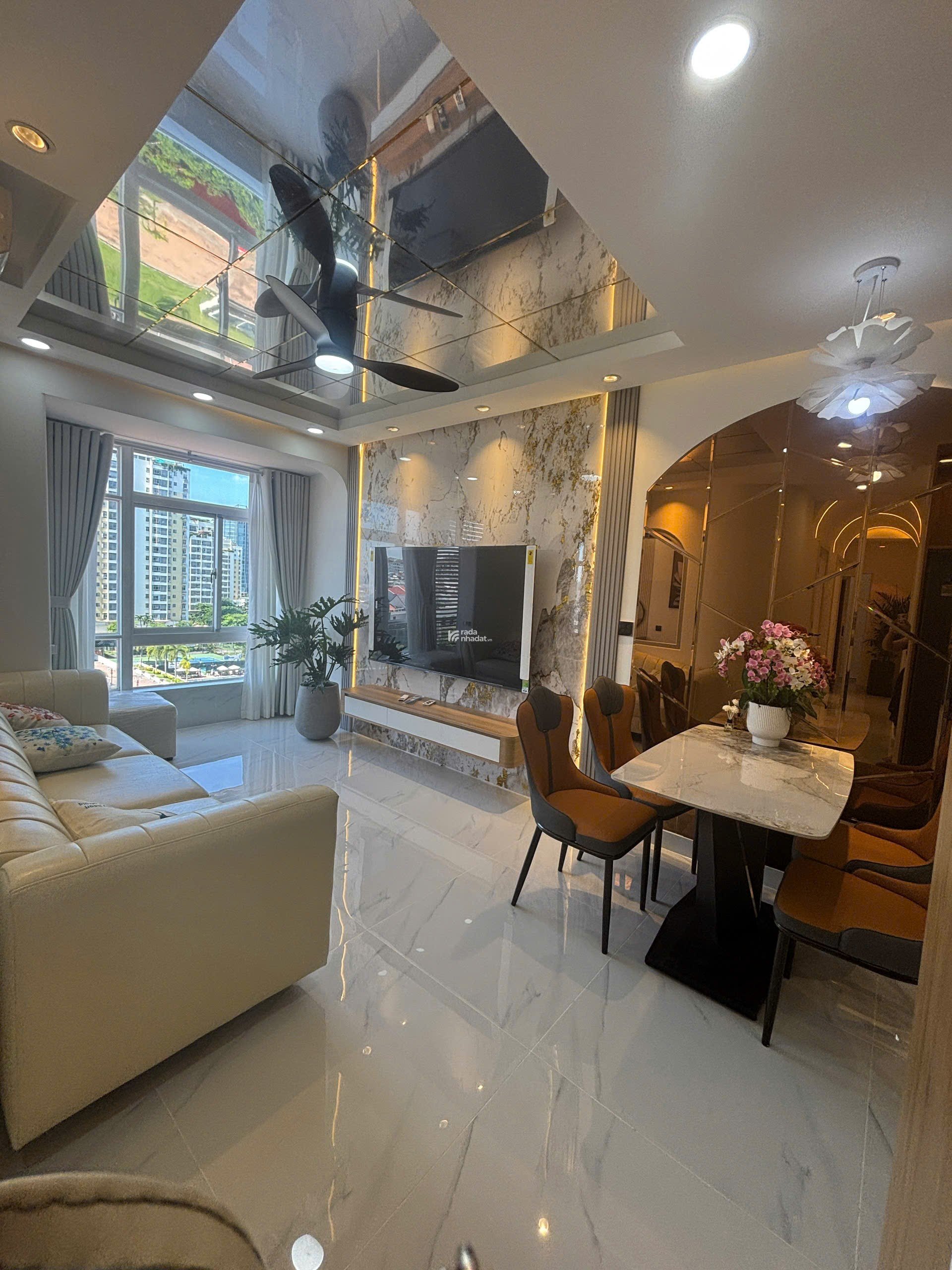 Bán nhanh căn hộ Sky garden 3, PMH, Q7, TK 3PN nhà mới đẹp, view hồ bơi giá chỉ 5,7 tỷ 