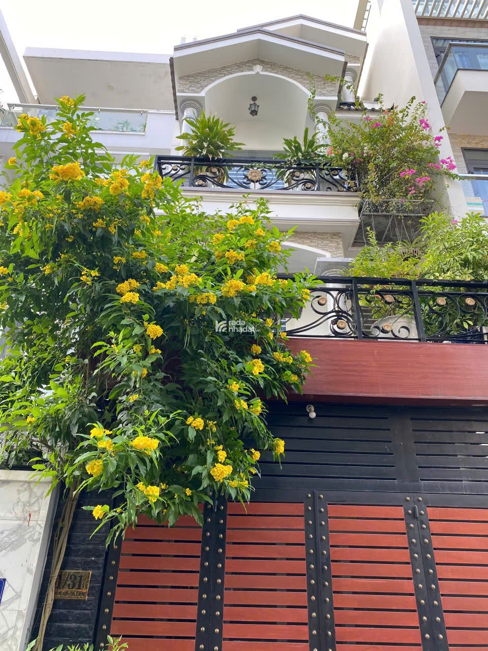 SIÊU PHẨM HẺM XE HƠI TÂN KỲ TÂN QUÝ 