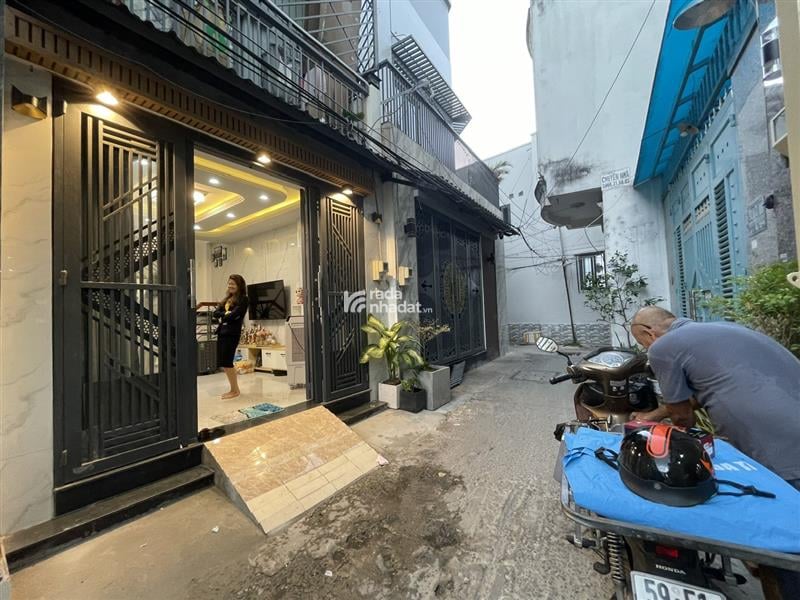 NHÀ 2 TẦNG LẦU - ĐÚC KIÊN CỐ - CHỈ CÓ HƠN 5 TỶ