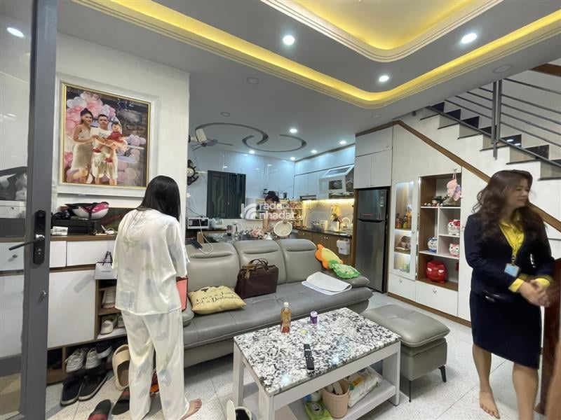 NHÀ 2 TẦNG LẦU - ĐÚC KIÊN CỐ - CHỈ CÓ HƠN 5 TỶ