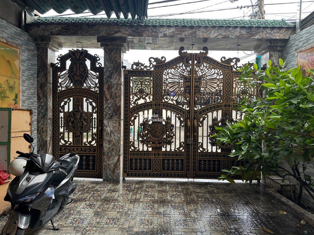 BÁN NHÀ 4 TẦNG MẶT TIỀN KINH DOANH ĐỈNH SÁT TÊN LỬA NGANG LỚN 6M ĐƯỜNG 10M NHỈNH 10 TỶ   